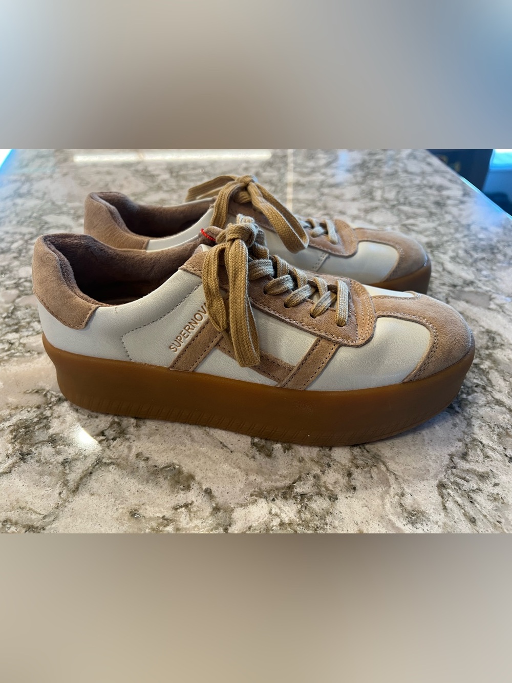 Women’s Platform Sneaker in Beige/White